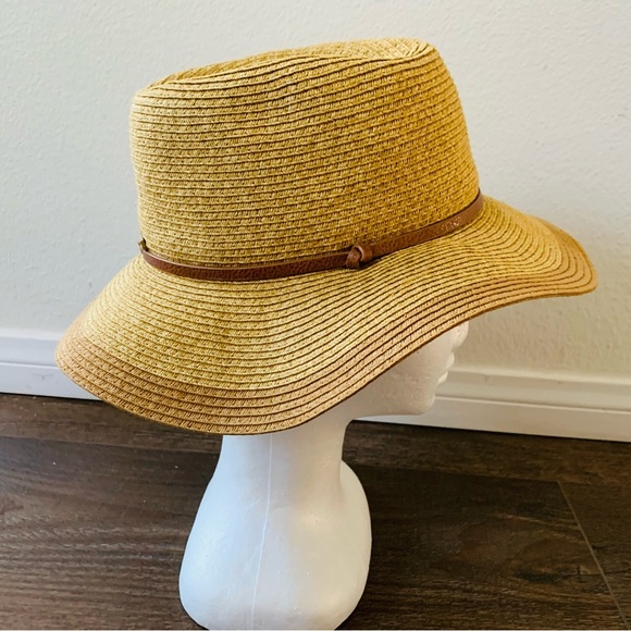 Vince Camuto hat - Picture 3 of 9
